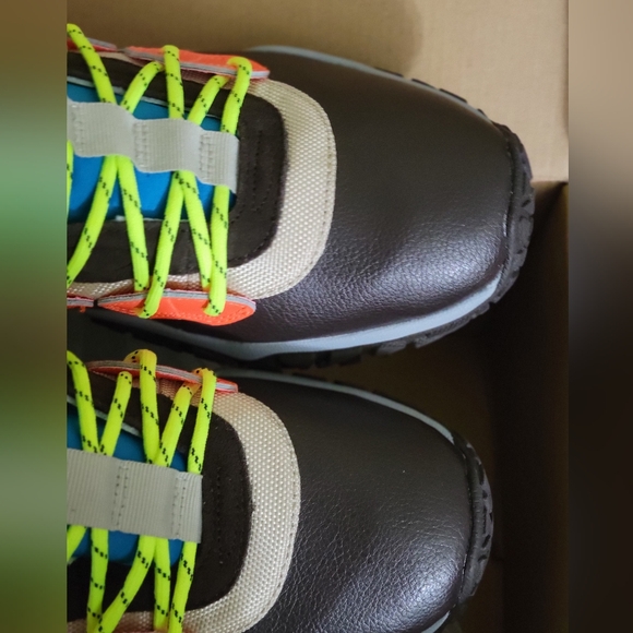 Champion. .Size 12 Mens. Multicolor - Picture 2 of 11